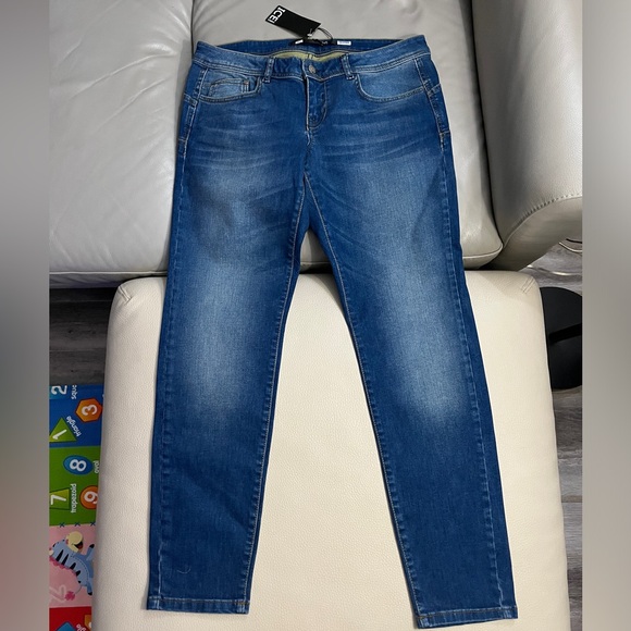 NWT - Ice Iceberg x Looney Tunes Tweety Unisex Straight Jeans - Size 33 - Picture 3 of 9